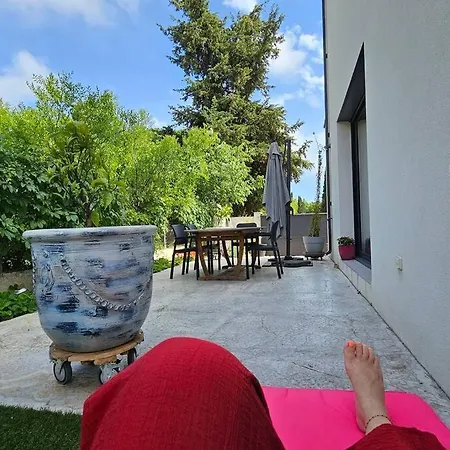 Contemporaine